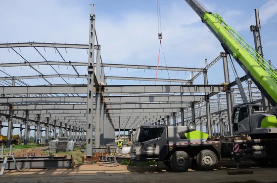 Light Steel Structure Factory Warehouse For Feed Mill Storage Eqrthequake Resistance ODM